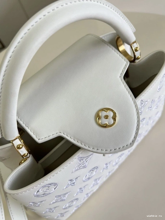 WIS LOUIS BB CAPUCINES VUITTON 0103